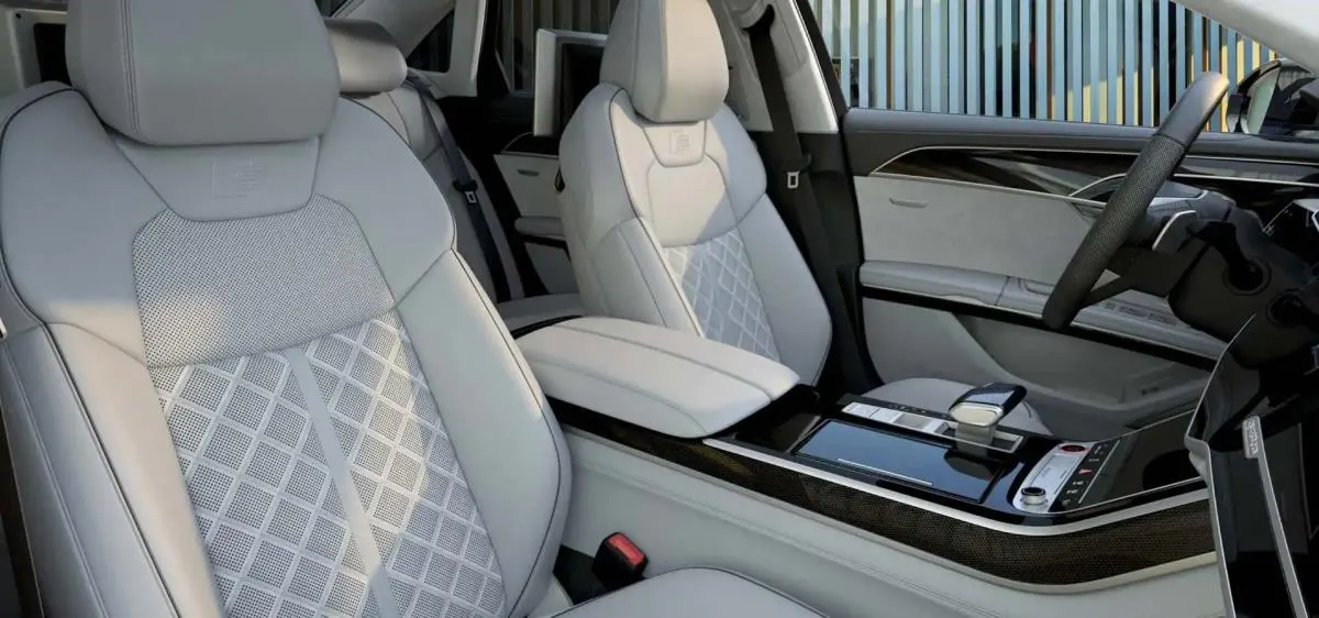 Audi S8 - 2