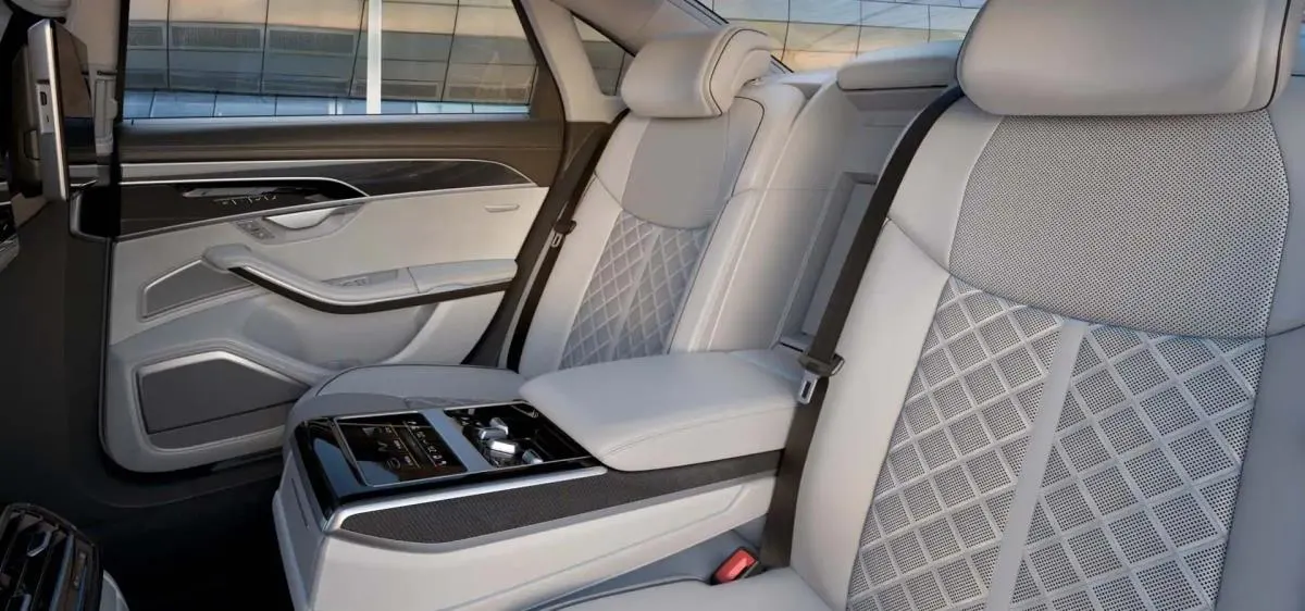 Audi S8 - 3