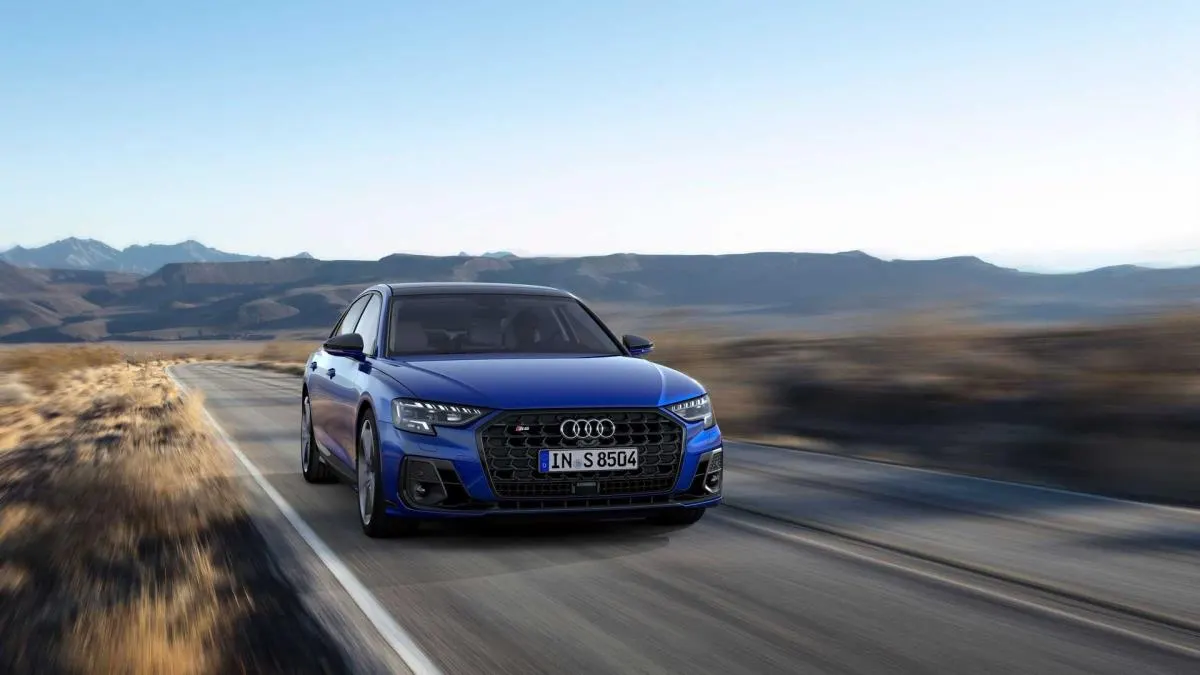Audi S8 - 4