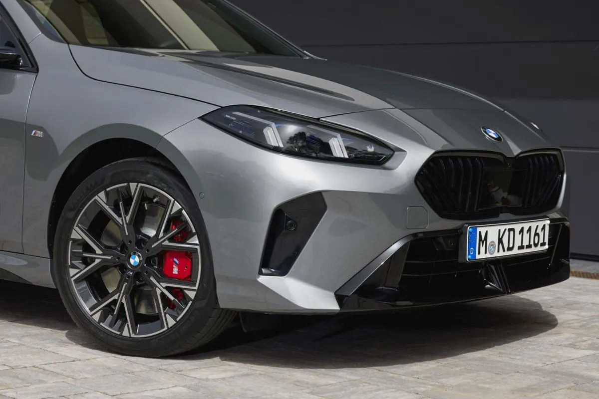 BMW 1 Serisi 2026 model Hatchback kasa tipi sıfır araç görseli