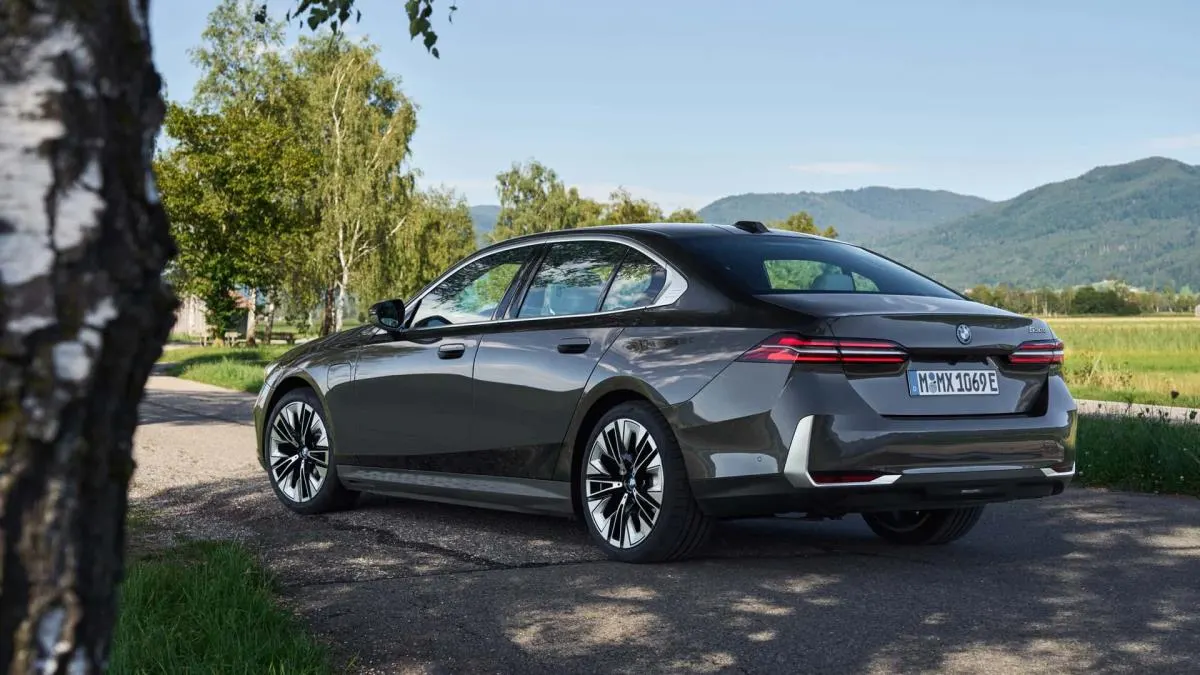 BMW 5 Serisi Sedan - 2