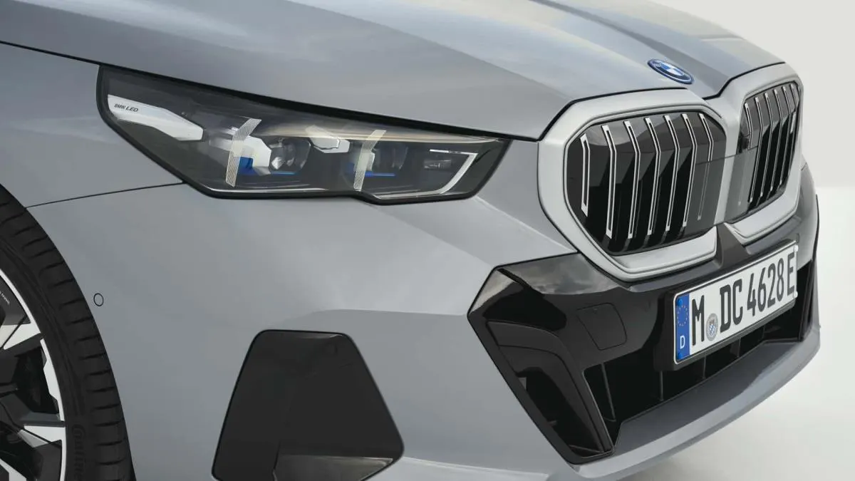 BMW i5 - 4