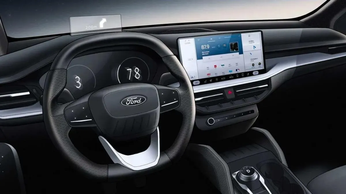 Ford Focus Sedan - 4