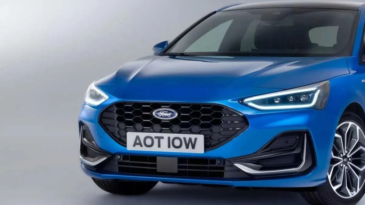 Ford Focus Sedan - 5
