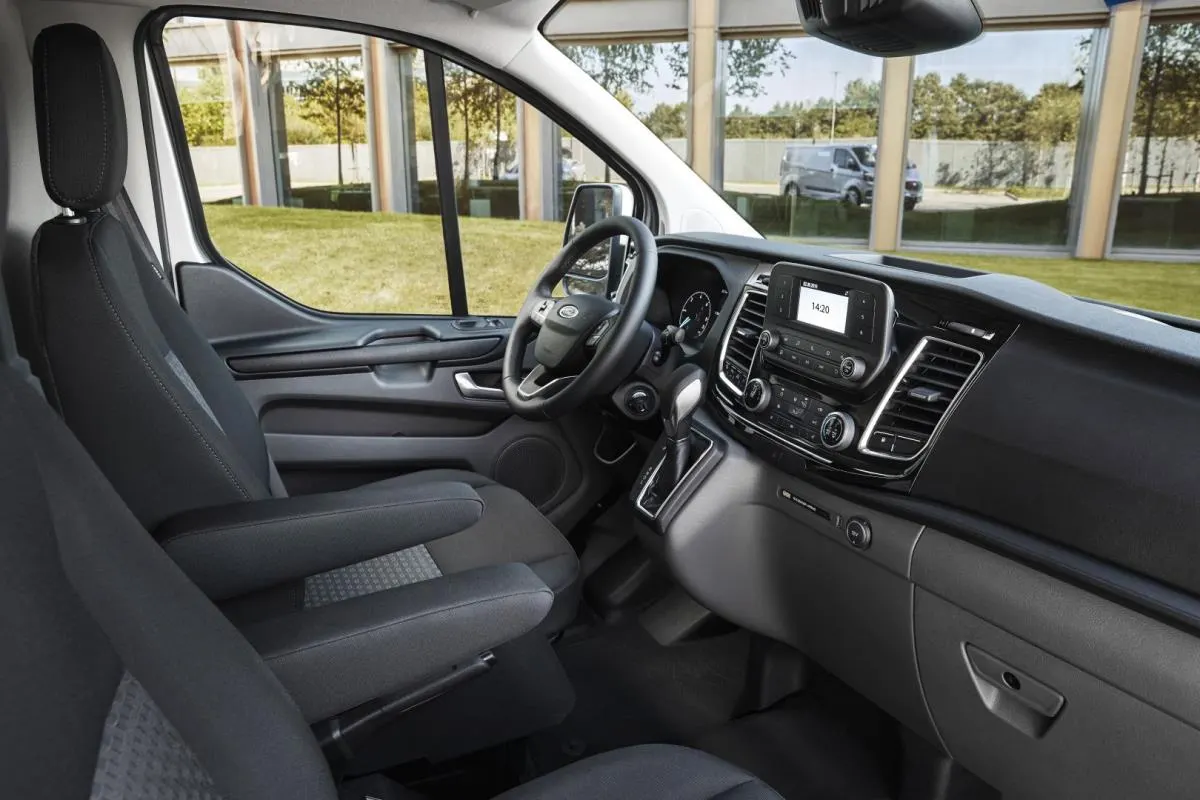 Ford Tourneo Custom Minibüs BEV - 2