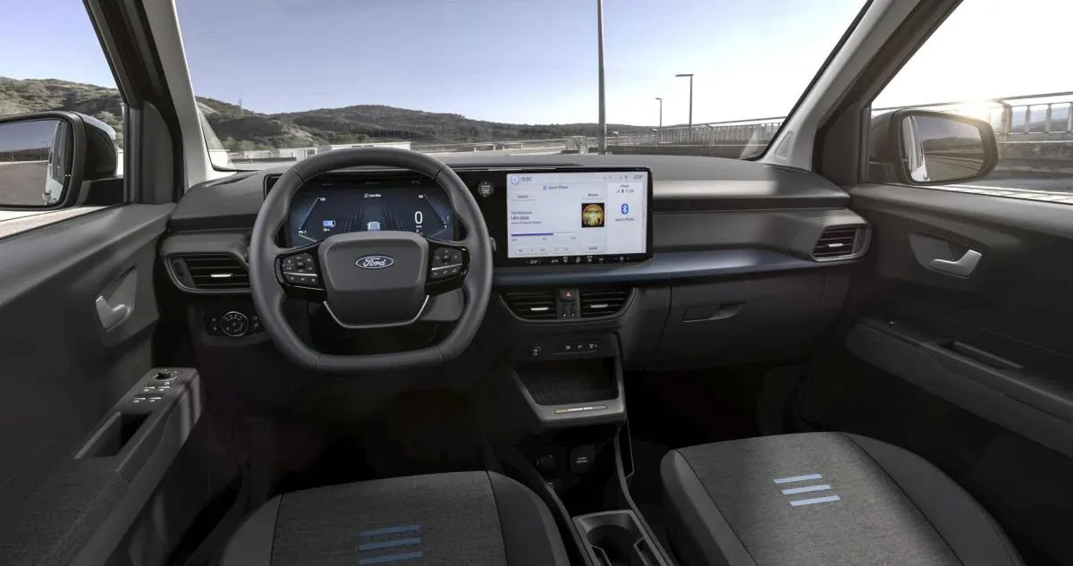 Ford E-Tourneo Courier - 4