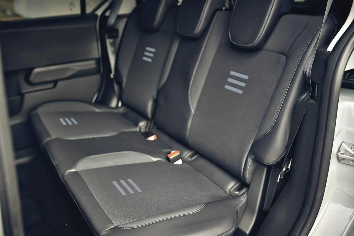 Ford E-Tourneo Courier - 5