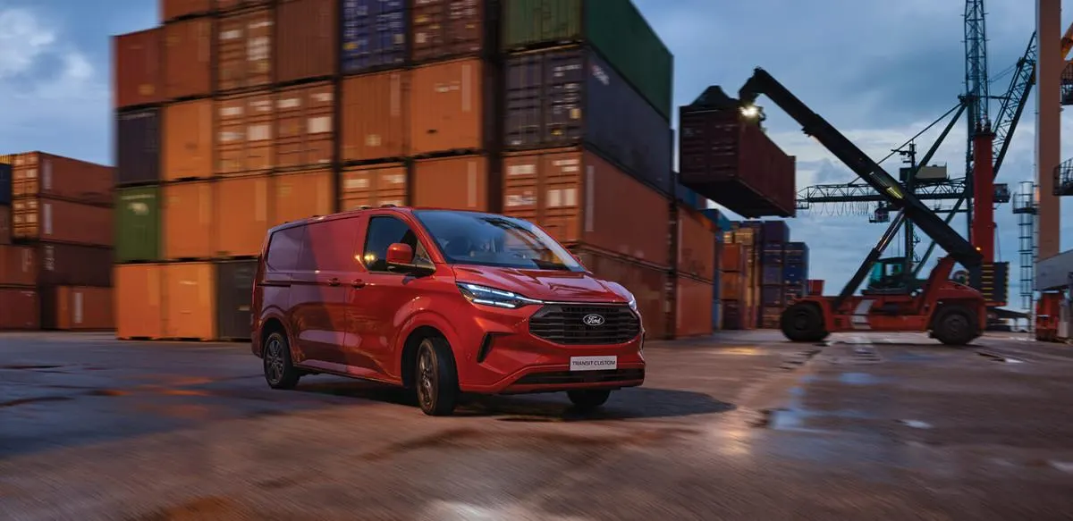 Ford Transit Custom Van 2026 model MPV kasa tipi sıfır araç görseli