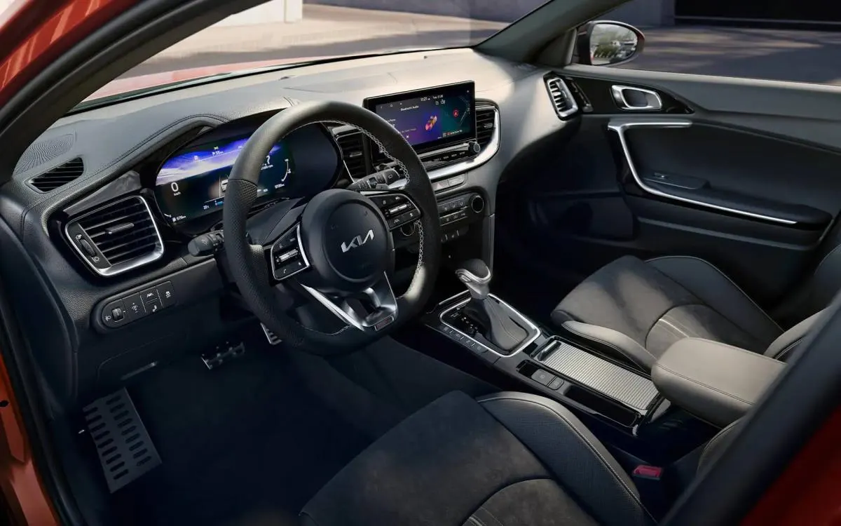 Kia Ceed - 4