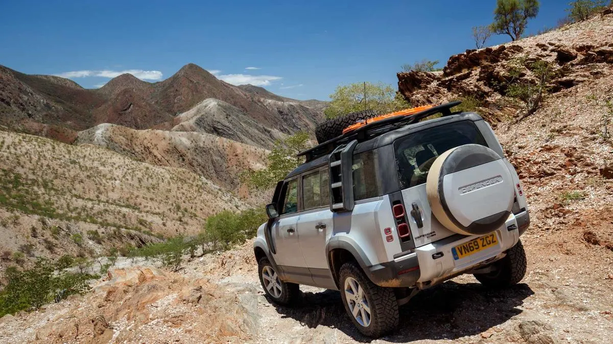 Land Rover Defender 110 2026 model SUV kasa tipi sıfır araç görseli