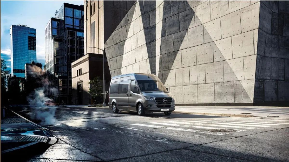 Mercedes-Benz Sprinter - 2