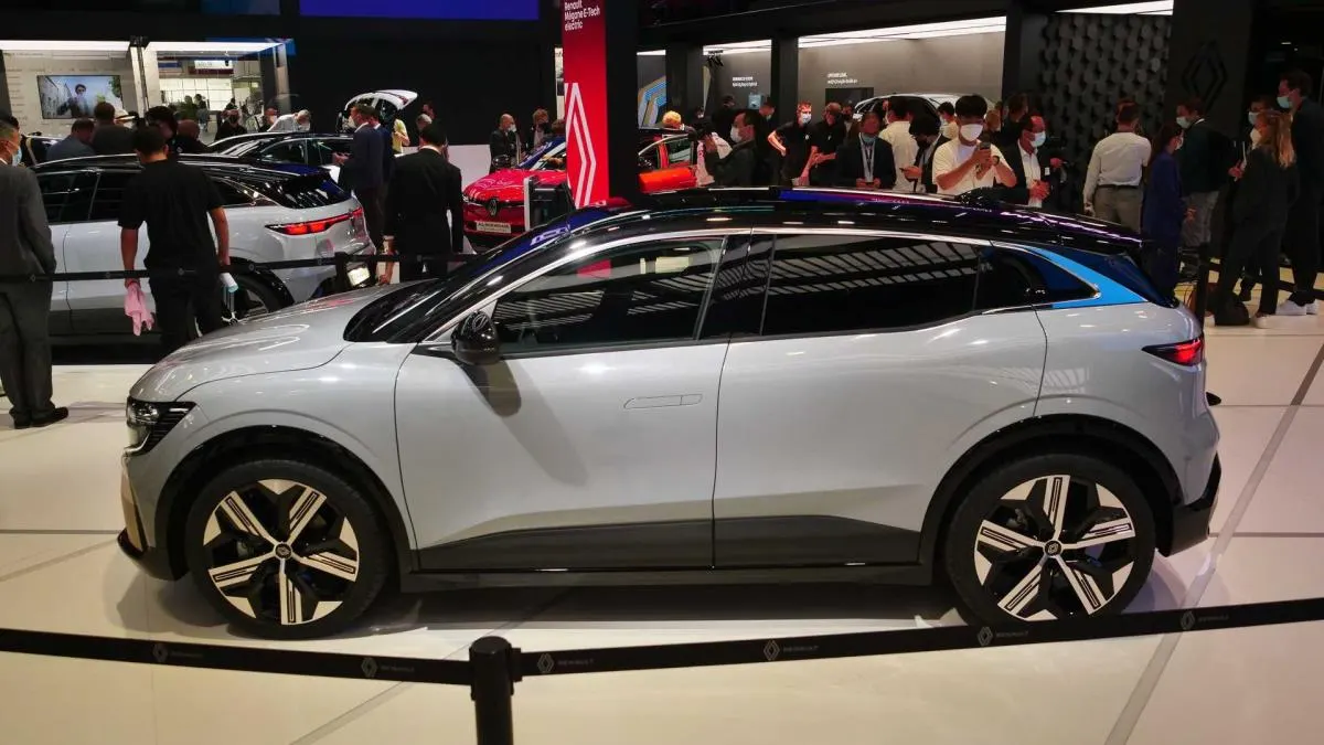 Renault Megane E-Tech - 2