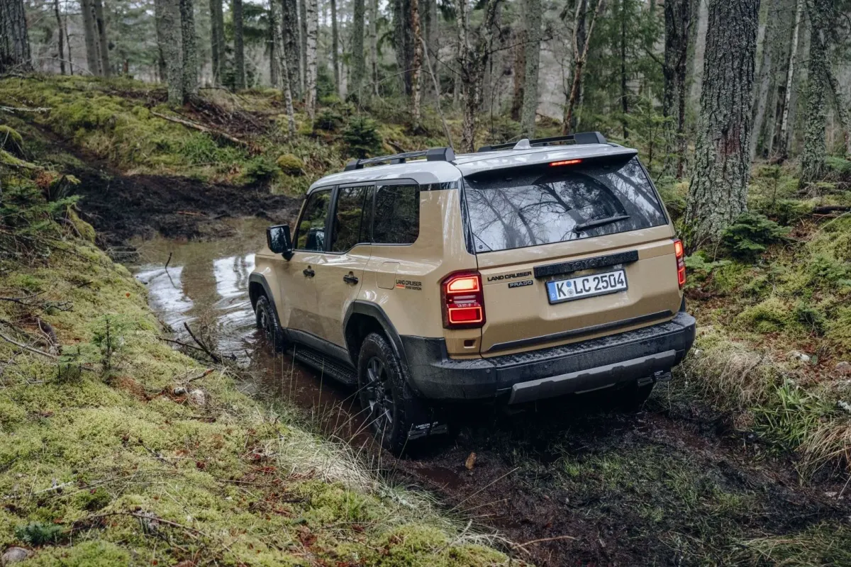 Toyota Land Cruiser Prado - 4