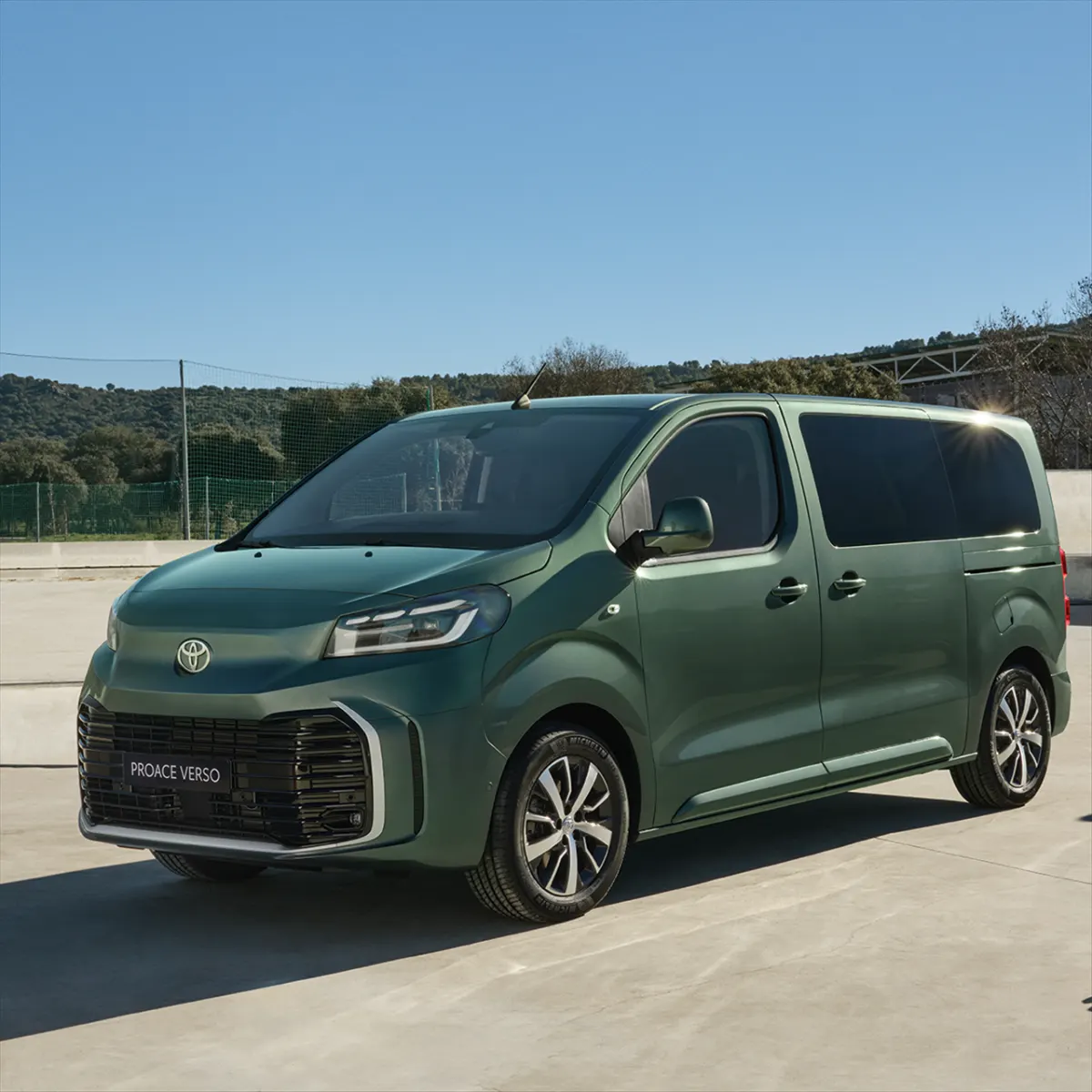 Toyota Proace Verso 2026 model MPV kasa tipi sıfır araç görseli