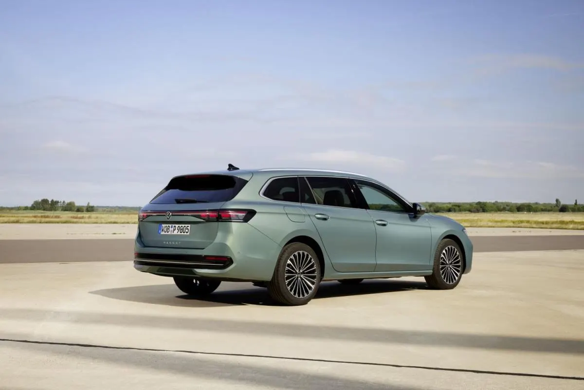 Volkswagen Passat - 2