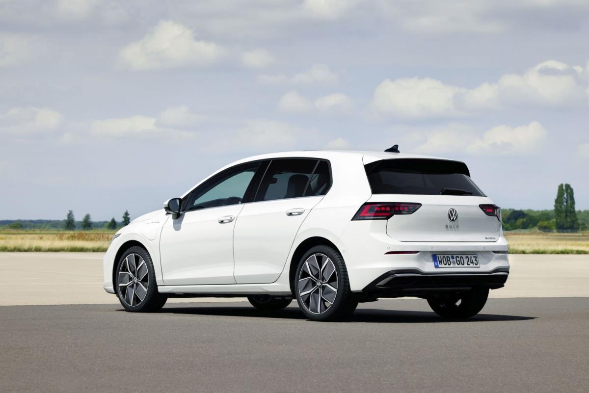 Volkswagen Golf sıfır araç kampanyası görseli